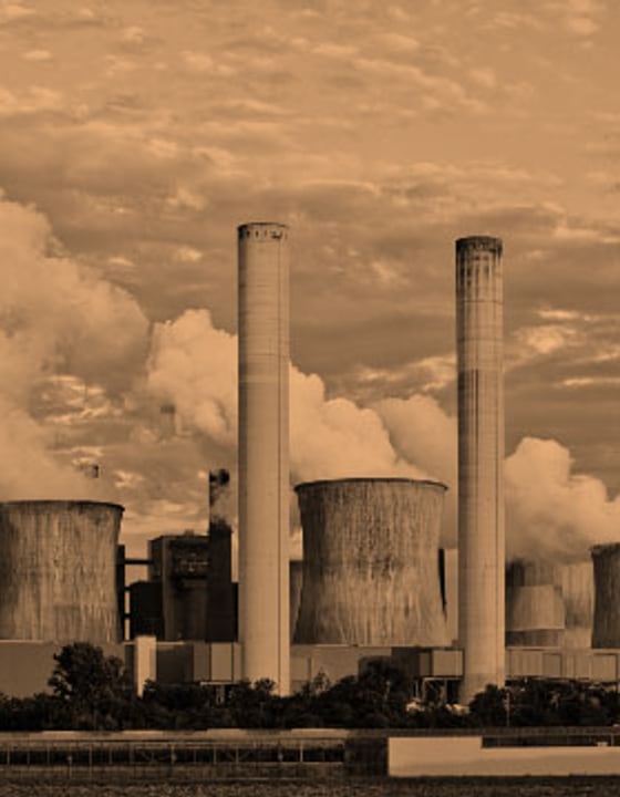 Property & Energy: daño físico y perjuicio por paralización en industria, minería y energía.